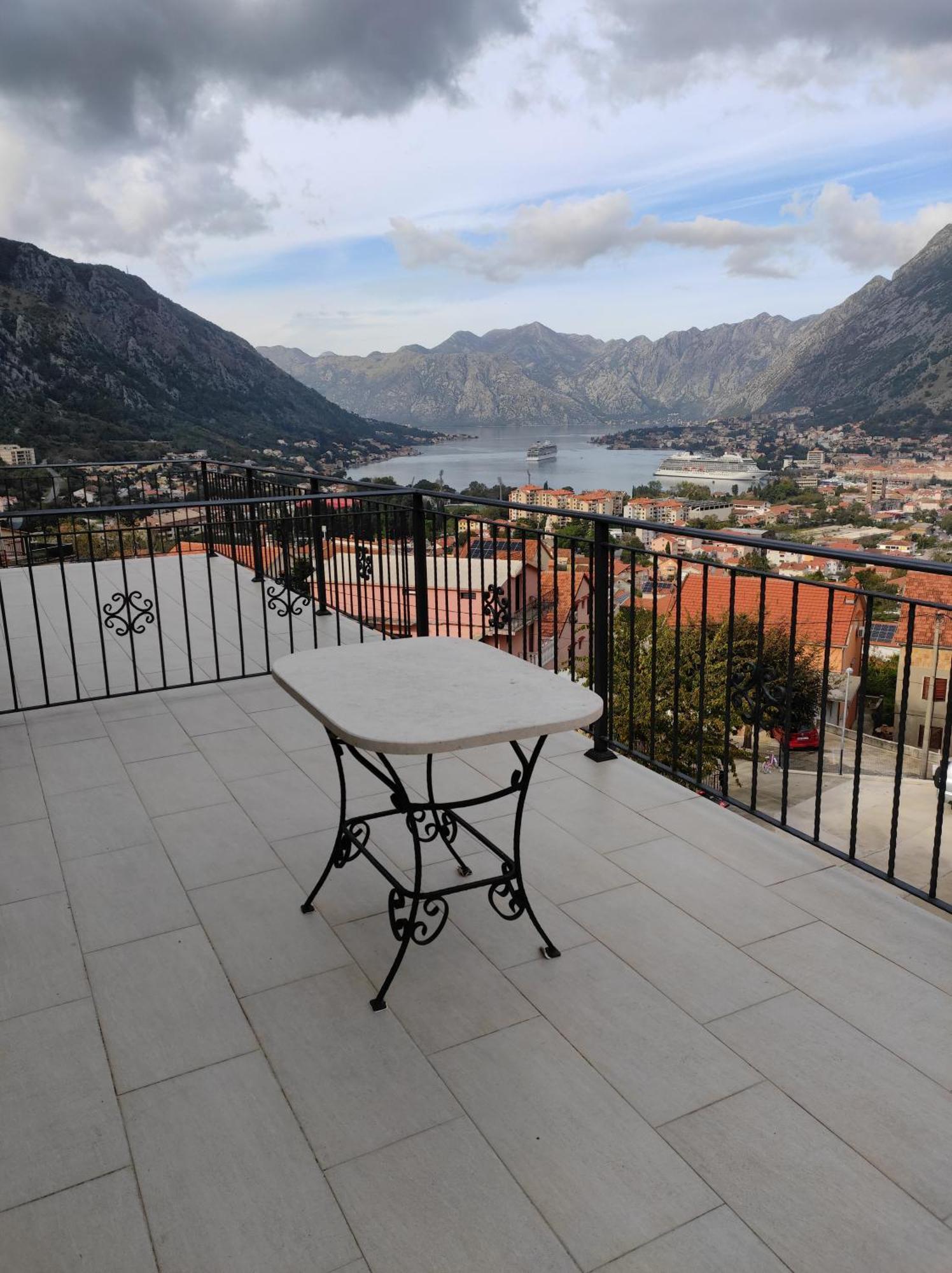 Apartments Marko Maros Kotor Rum bild