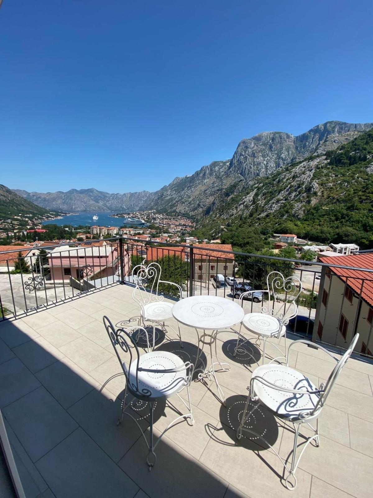 Apartments Marko Maros Kotor Rum bild